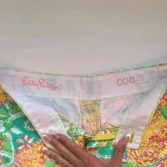 Lilly Pulitzer Shorts Size 000 - Picture 4 of 5